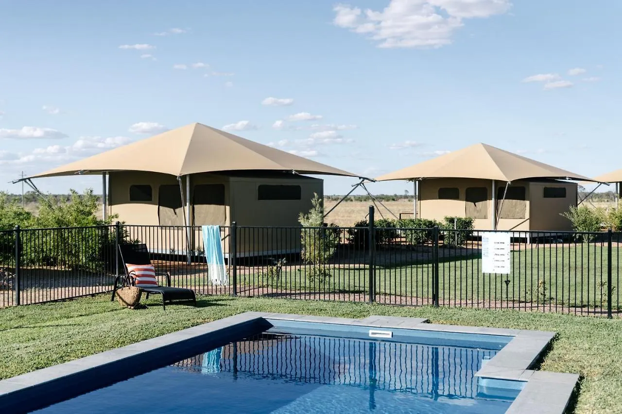 Mitchell Grass Retreat Hotel Longreach 0*,  Australia